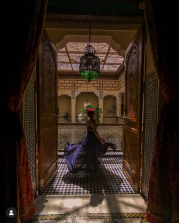 ✨princess life✨
.
.
.
.
@magicalcurlylife
@palais.hotes 
.
.
.
.
#palaisdhotes #medina #riad #love #luxuryhomes #luxuryhotels #travel #travelblogger #morocco #maroc #fes #marrakech #rabat #riadlovers #hotel #influencer #blue #love #peace #fashion #style #styleblogger #design #photography #fashion #caftan #shooting #glam #makeup #beauty