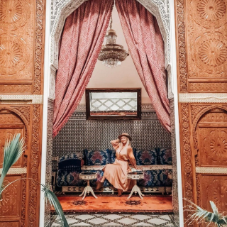 ✨ Happy moments surrounded by Moroccan heritage ✨ 
.
.
.
.
@annytravells 
@palais.hotes 
.
.
.
.
#palaisdhôtessuitesandspa #medina #riad #love #luxuryhomes #luxuryhotels #travel #travelblogger #morocco #maroc #fes #marrakech #rabat #riadlovers #hotel #influencer #blue #love #peace #fashion #style #styleblogger #design #photography #fashion #caftan #shooting #glam #makeup #beauty